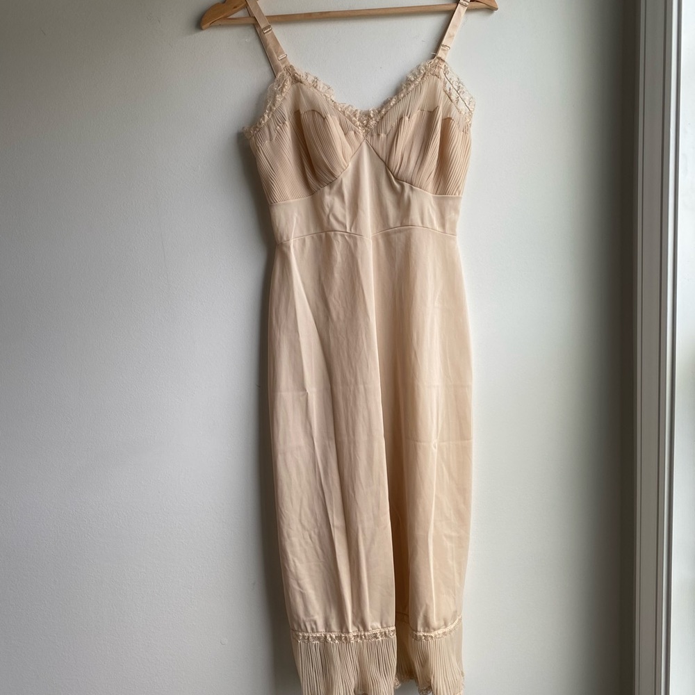 Vintage Slip with Bust Details